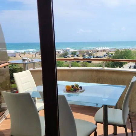 Golden Sunrise דירה